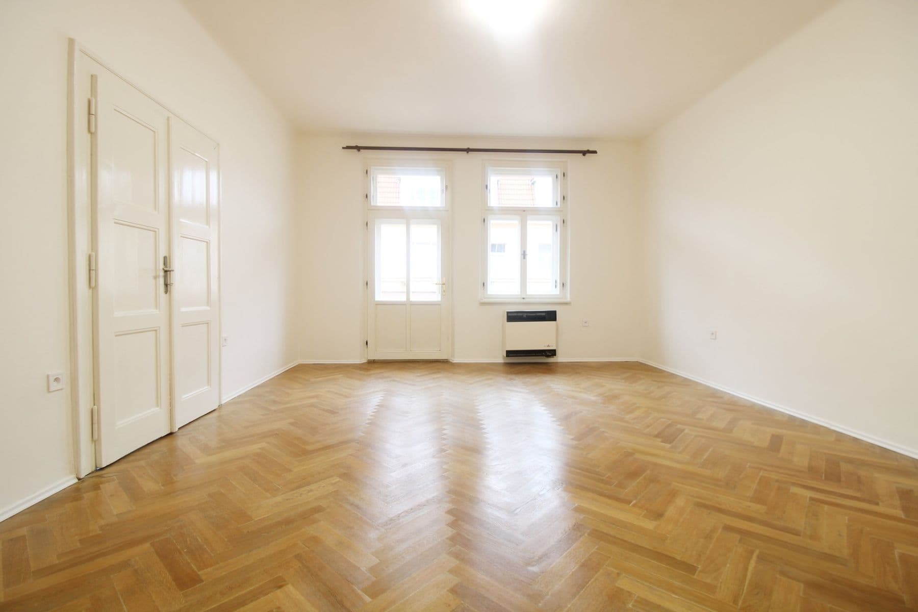 Prenájom bytu 2-izbový 75 m², Kolínská, Praha, Praha Prenájom bytu 2-izbový 75 m², Kolínská, Praha, Praha