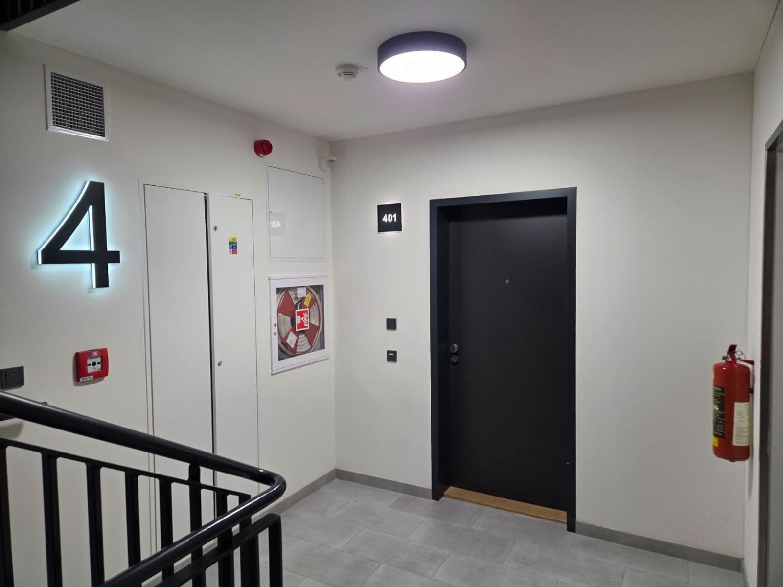 Prenájom bytu 3-izbový 84 m², Čakovická, Praha, Praha Prenájom bytu 3-izbový 84 m², Čakovická, Praha, Praha