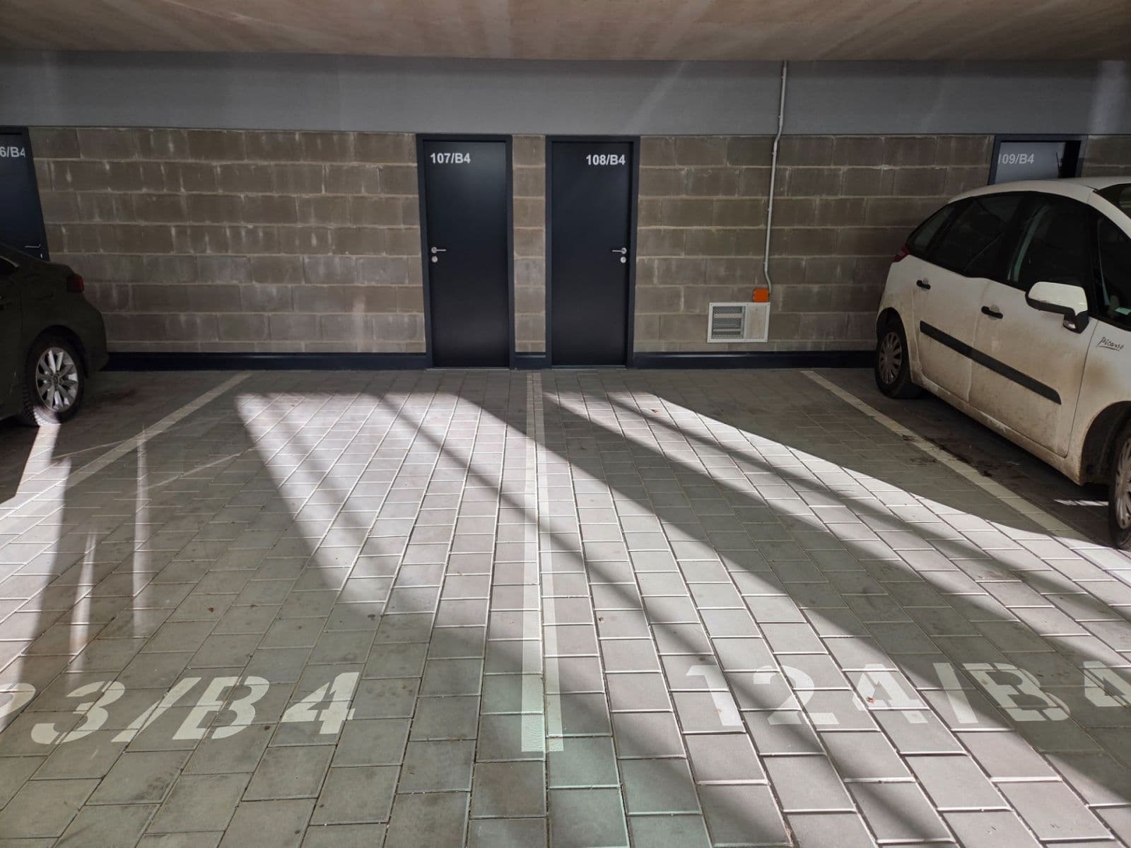 Prenájom bytu 3-izbový 84 m², Čakovická, Praha, Praha Prenájom bytu 3-izbový 84 m², Čakovická, Praha, Praha