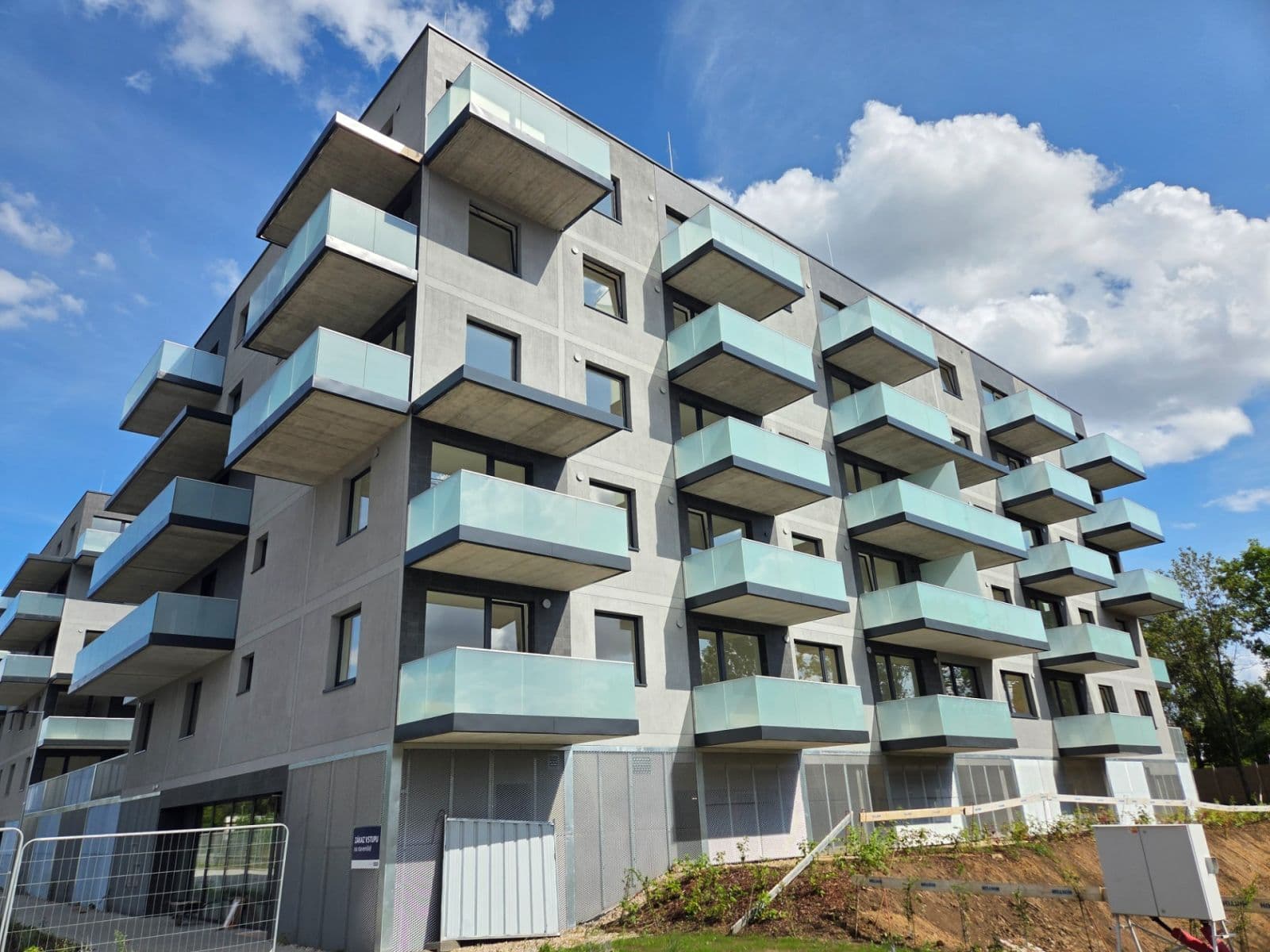 Prenájom bytu 3-izbový 84 m², Čakovická, Praha, Praha Prenájom bytu 3-izbový 84 m², Čakovická, Praha, Praha