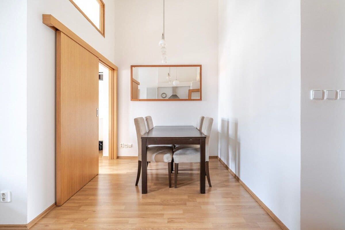 Prenájom bytu 65 m², Kafkova, Praha, Praha Prenájom bytu 65 m², Kafkova, Praha, Praha