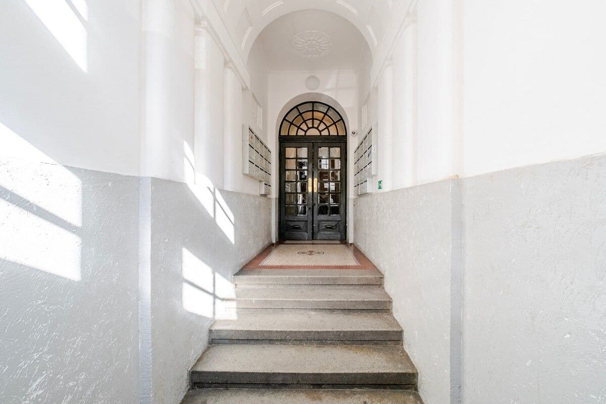 Prenájom bytu 65 m², Kafkova, Praha, Praha Prenájom bytu 65 m², Kafkova, Praha, Praha