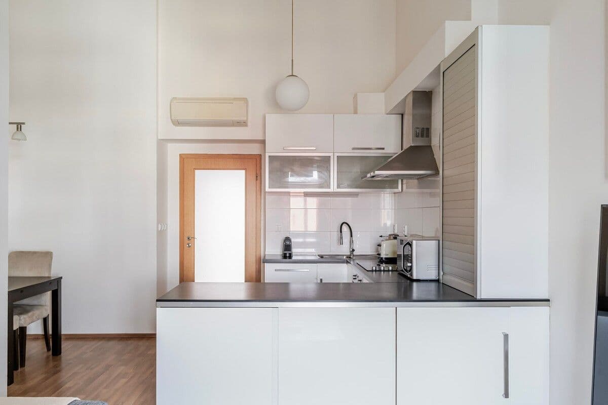 Prenájom bytu 65 m², Kafkova, Praha, Praha Prenájom bytu 65 m², Kafkova, Praha, Praha
