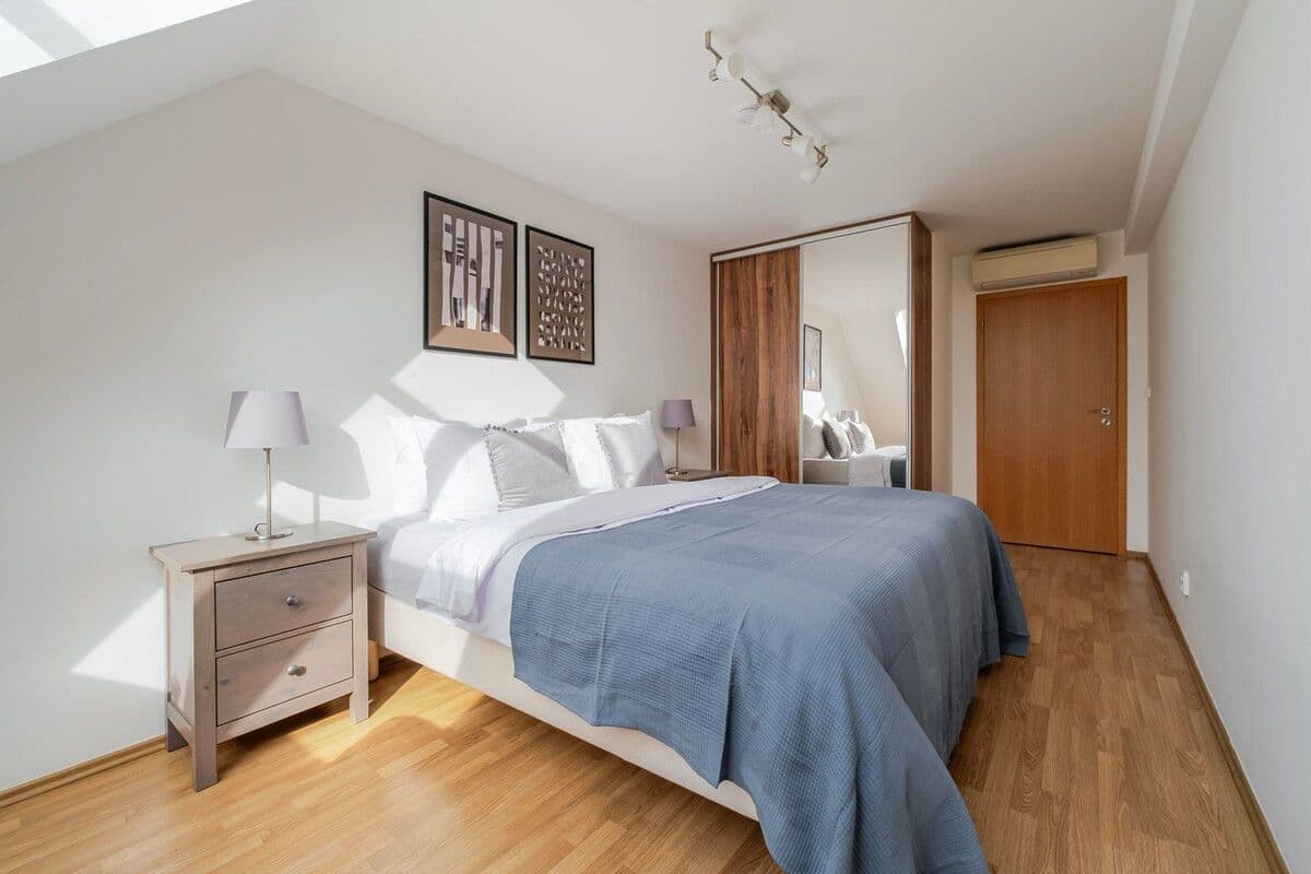 Prenájom bytu 65 m², Kafkova, Praha, Praha Prenájom bytu 65 m², Kafkova, Praha, Praha