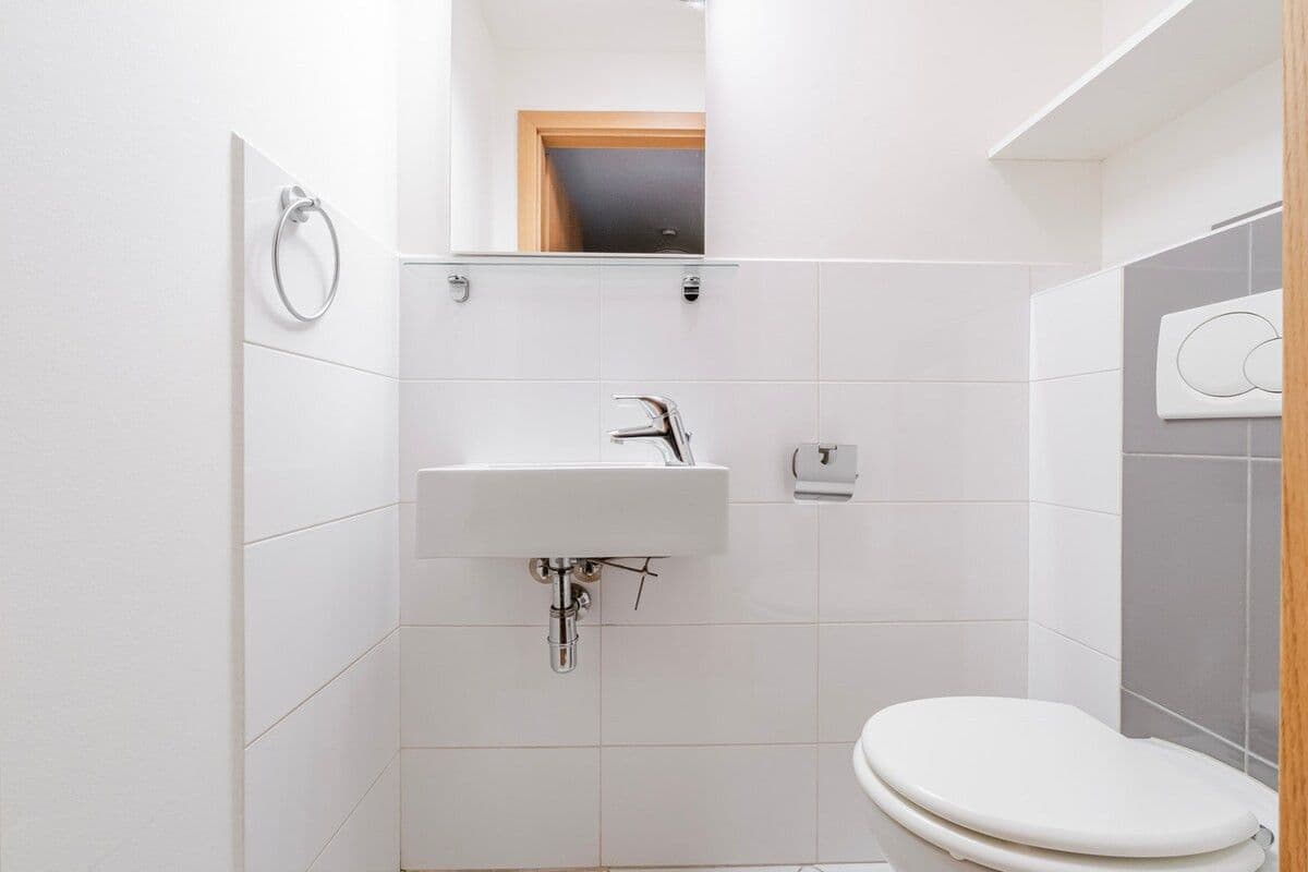 Prenájom bytu 65 m², Kafkova, Praha, Praha Prenájom bytu 65 m², Kafkova, Praha, Praha