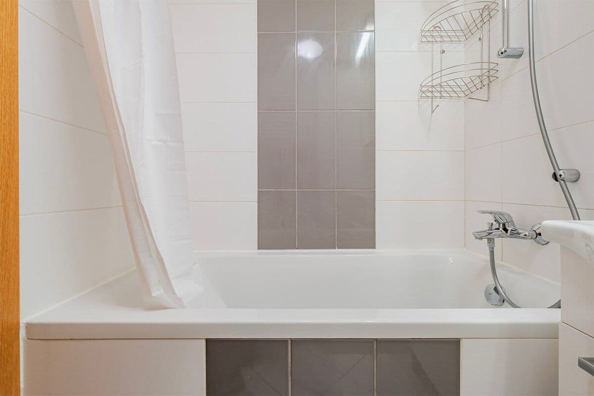 Prenájom bytu 65 m², Kafkova, Praha, Praha Prenájom bytu 65 m², Kafkova, Praha, Praha