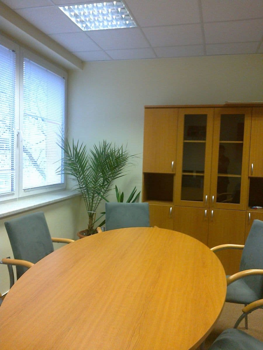 Prenájom kancelárie 128 m², Nádvorná, Zvolen, Banskobystrický kraj Prenájom kancelárie 128 m², Nádvorná, Zvolen, Banskobystrický kraj