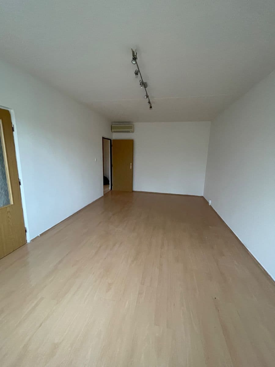 Prenájom bytu 2-izbový 65 m², Seifertova, Sokolov, Karlovarský kraj Prenájom bytu 2-izbový 65 m², Seifertova, Sokolov, Karlovarský kraj
