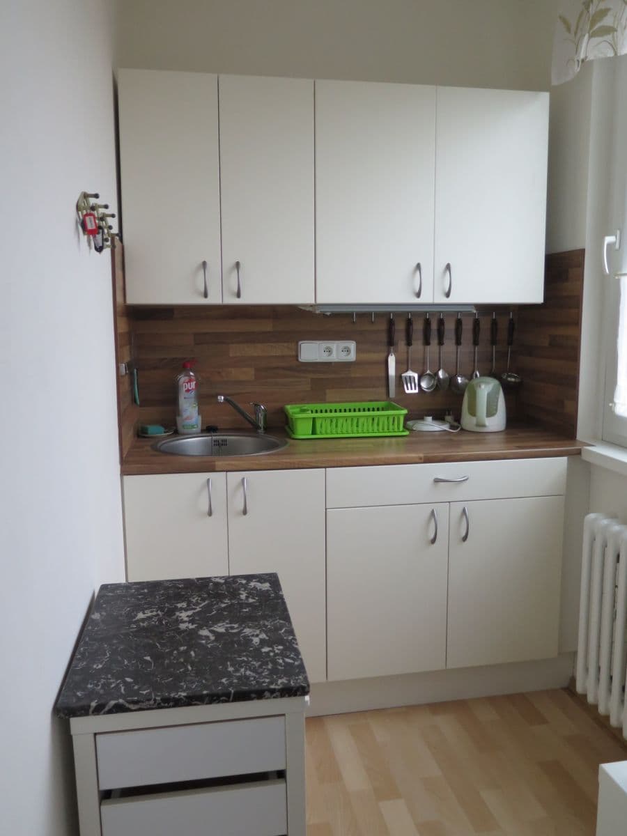 Prenájom bytu 1-izbový 33 m², Rodopská, Praha, Praha Prenájom bytu 1-izbový 33 m², Rodopská, Praha, Praha