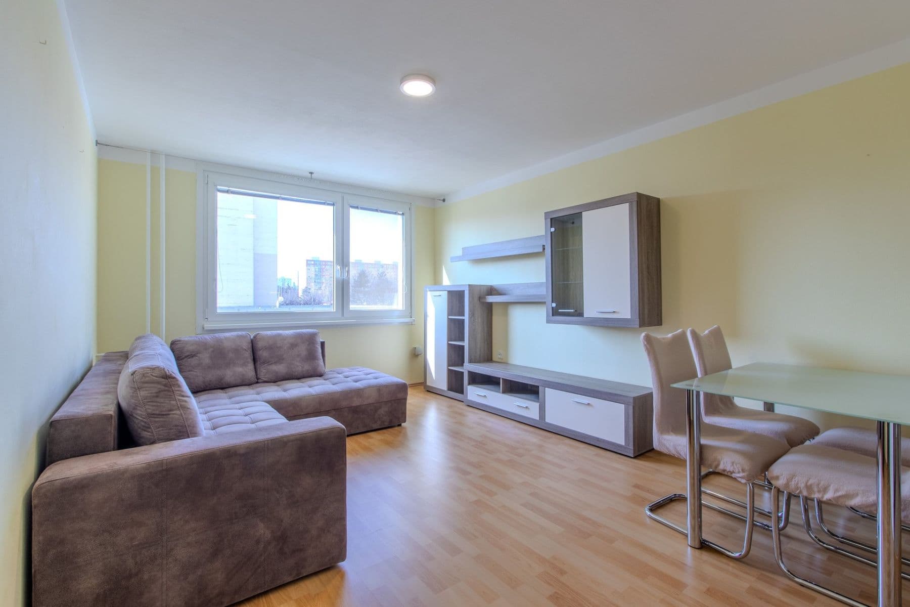 Prenájom bytu 3-izbový 64 m², Jažlovická, Praha, Praha Prenájom bytu 3-izbový 64 m², Jažlovická, Praha, Praha