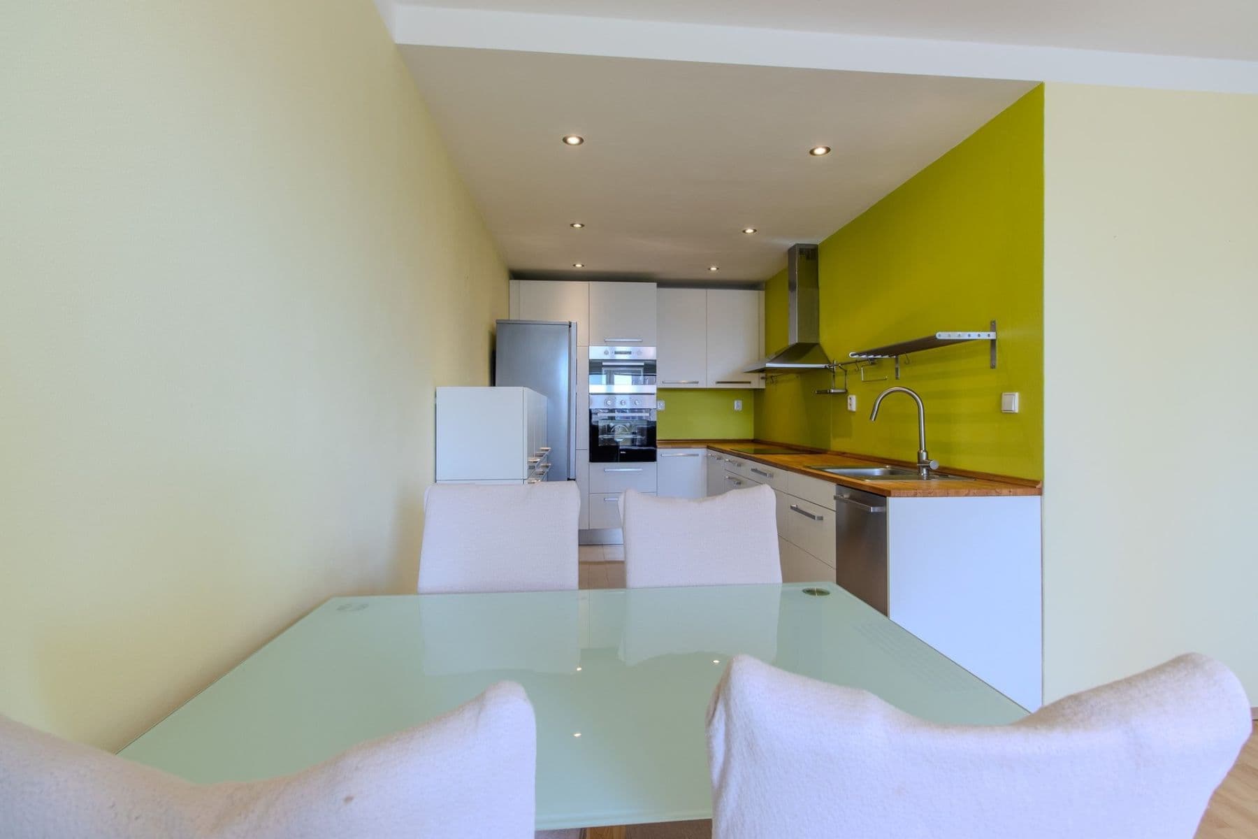 Prenájom bytu 3-izbový 64 m², Jažlovická, Praha, Praha Prenájom bytu 3-izbový 64 m², Jažlovická, Praha, Praha