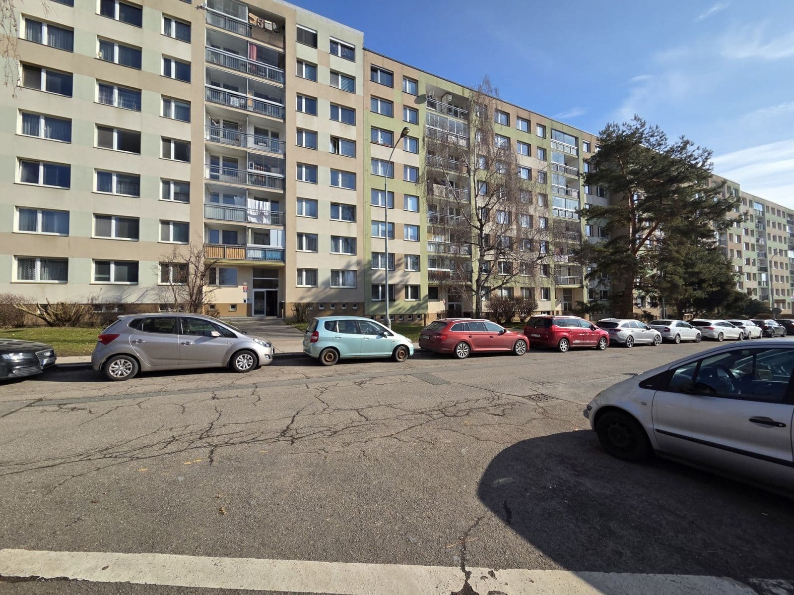 Prenájom bytu 3-izbový 64 m², Jažlovická, Praha, Praha Prenájom bytu 3-izbový 64 m², Jažlovická, Praha, Praha