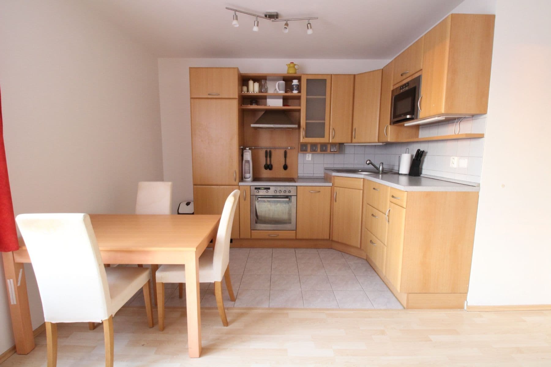 Prenájom bytu 1-izbový 34 m², Mattioliho, Praha, Praha Prenájom bytu 1-izbový 34 m², Mattioliho, Praha, Praha