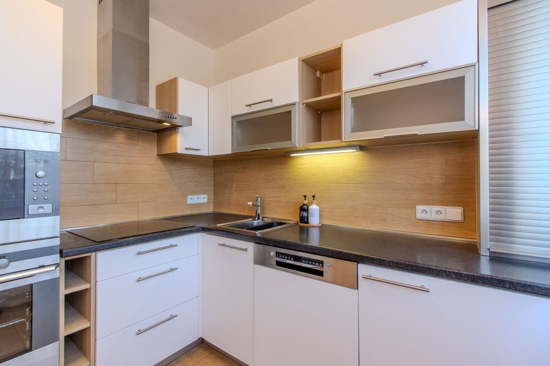 Prenájom bytu 3-izbový 66 m², Košťálkova, Praha, Praha Prenájom bytu 3-izbový 66 m², Košťálkova, Praha, Praha