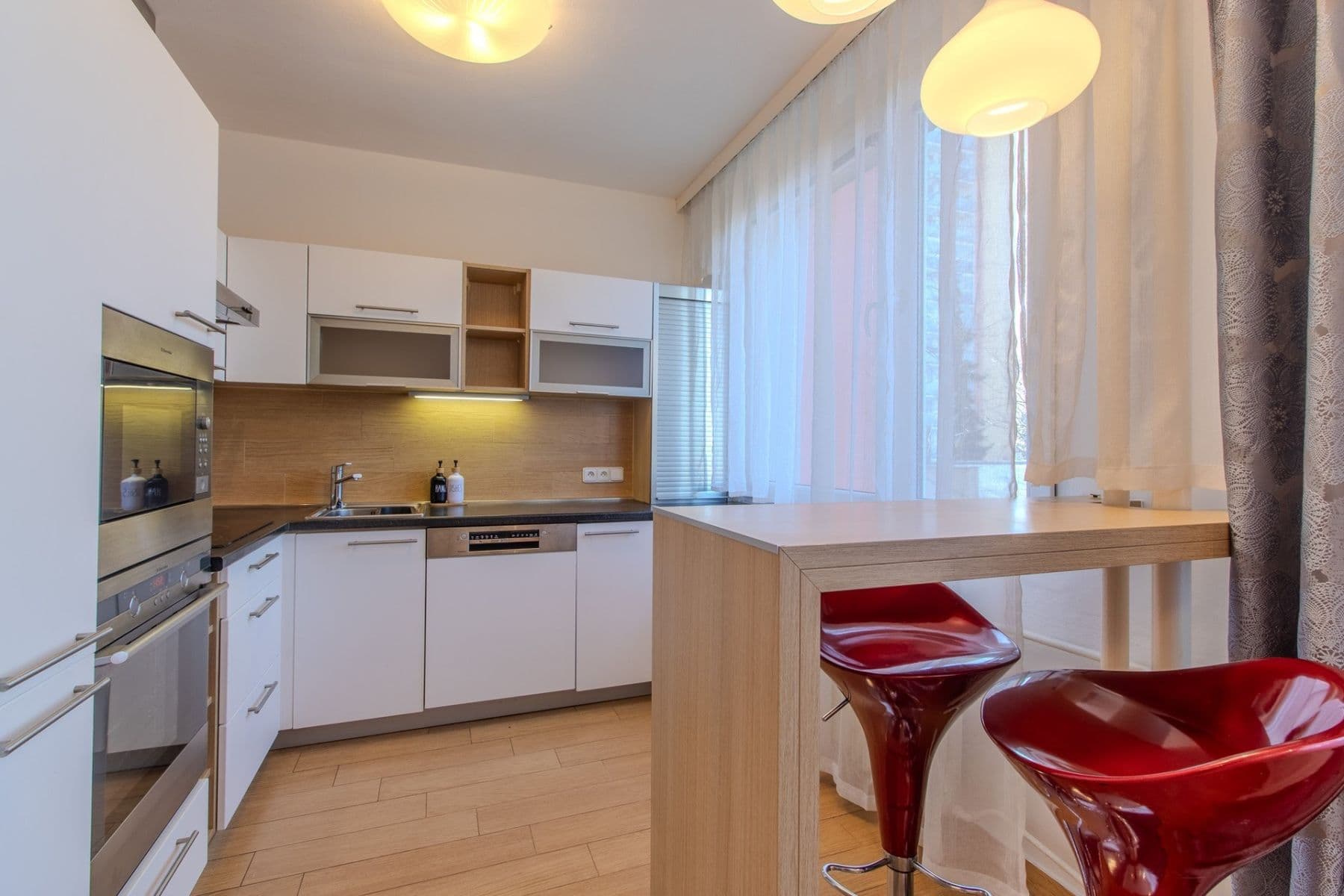 Prenájom bytu 3-izbový 66 m², Košťálkova, Praha, Praha Prenájom bytu 3-izbový 66 m², Košťálkova, Praha, Praha
