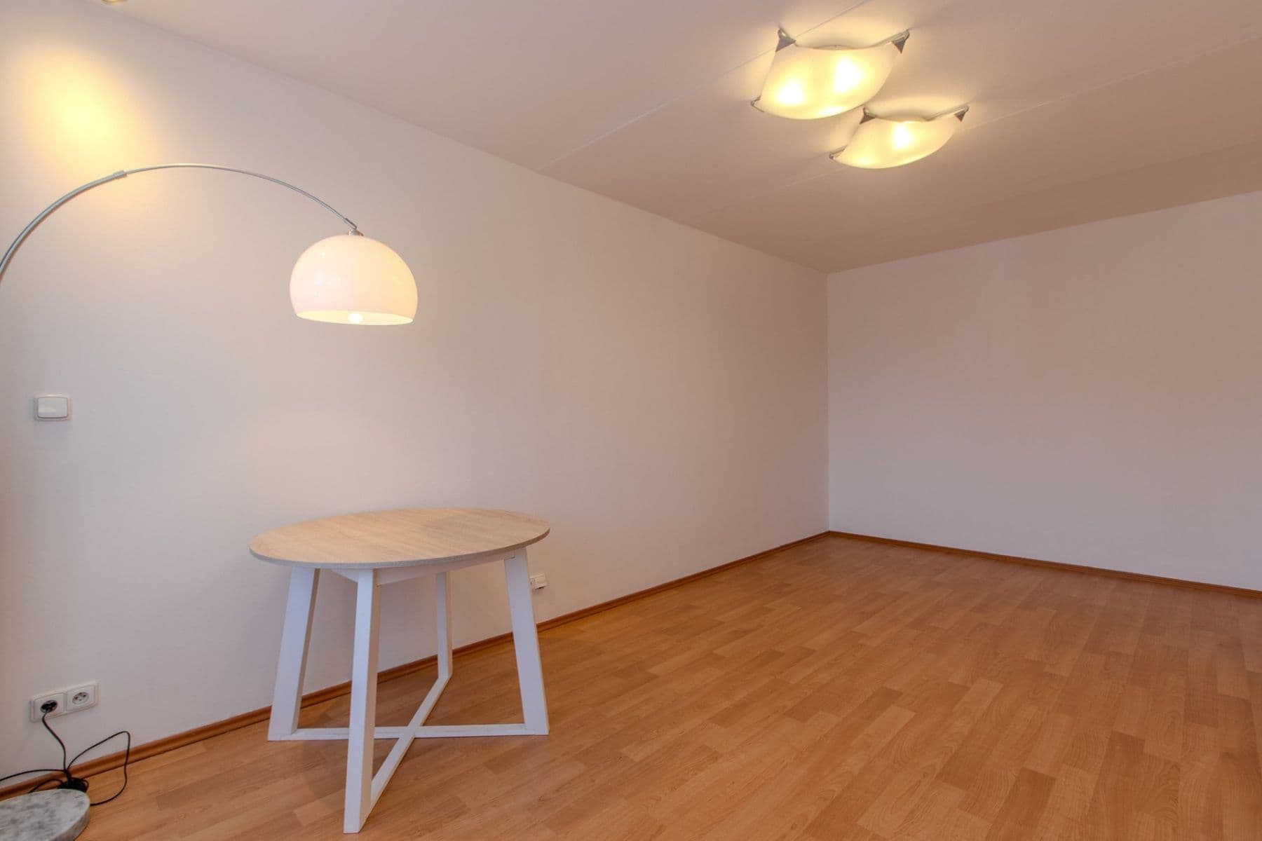 Prenájom bytu 3-izbový 66 m², Košťálkova, Praha, Praha Prenájom bytu 3-izbový 66 m², Košťálkova, Praha, Praha