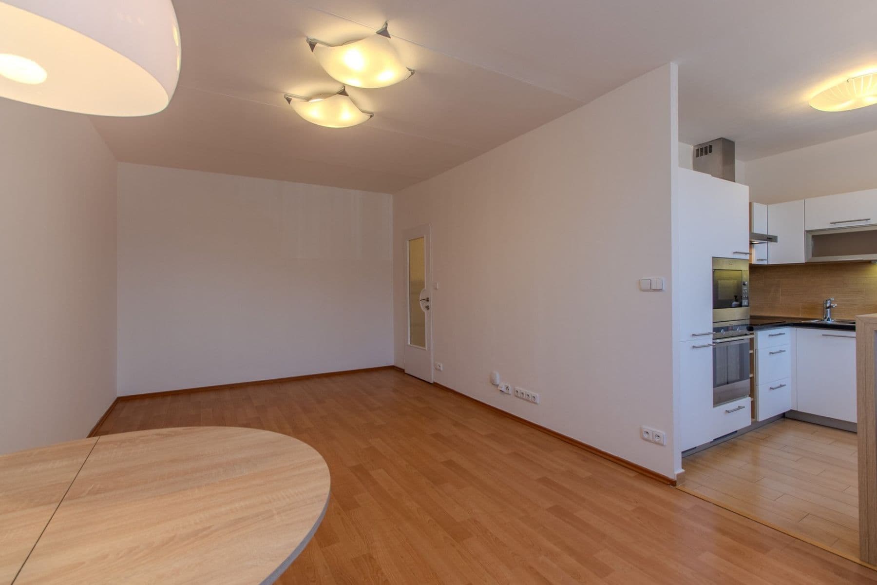 Prenájom bytu 3-izbový 66 m², Košťálkova, Praha, Praha Prenájom bytu 3-izbový 66 m², Košťálkova, Praha, Praha