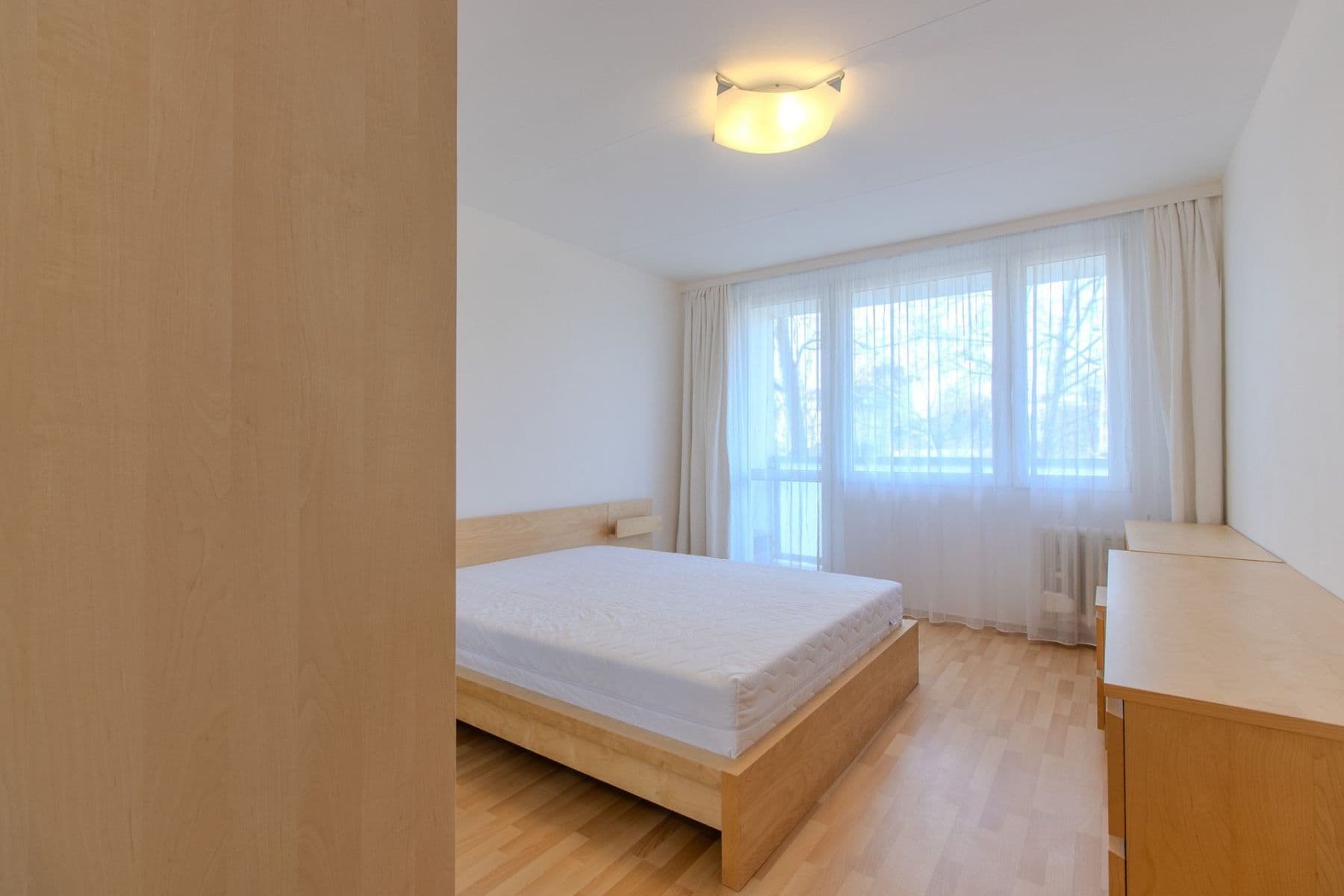 Prenájom bytu 3-izbový 66 m², Košťálkova, Praha, Praha Prenájom bytu 3-izbový 66 m², Košťálkova, Praha, Praha