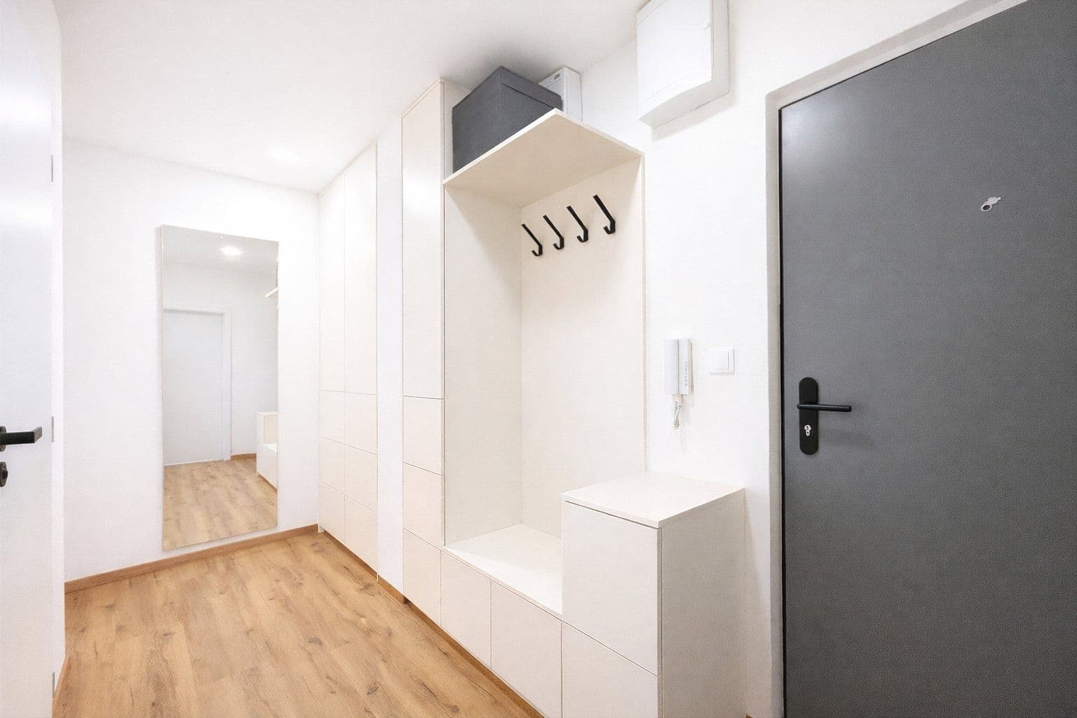 Prenájom bytu 3-izbový 60 m², Kosmonautů, Mělník, Středočeský kraj Prenájom bytu 3-izbový 60 m², Kosmonautů, Mělník, Středočeský kraj