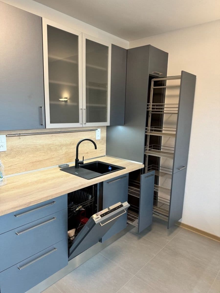 Prenájom bytu 2-izbový 55 m², Kartónová, Plzeň, Plzeňský kraj Prenájom bytu 2-izbový 55 m², Kartónová, Plzeň, Plzeňský kraj