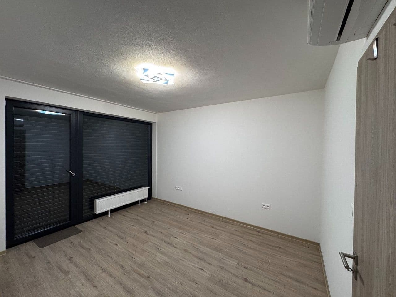 Prenájom bytu 2-izbový 55 m², Kartónová, Plzeň, Plzeňský kraj Prenájom bytu 2-izbový 55 m², Kartónová, Plzeň, Plzeňský kraj