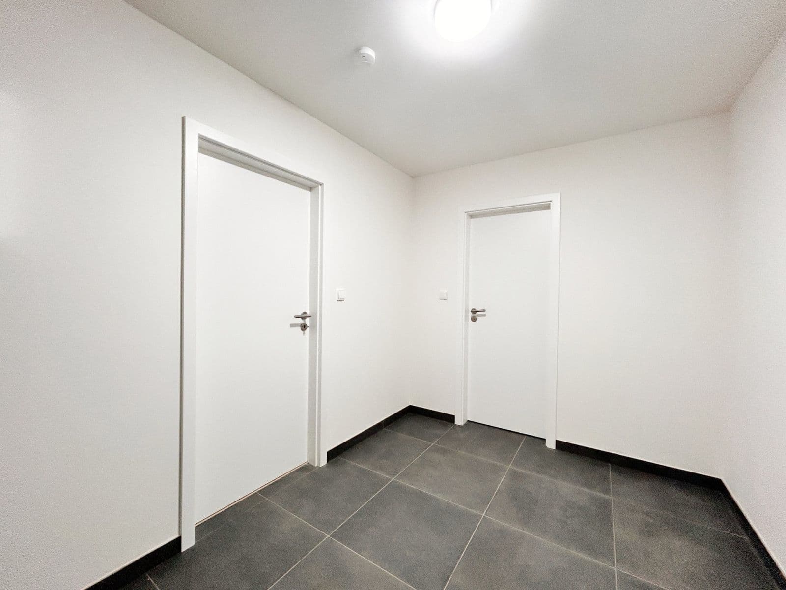 Prenájom bytu 1-izbový 34 m², S. K. Neumanna, Kralupy nad Vltavou, Středočeský kraj Prenájom bytu 1-izbový 34 m², S. K. Neumanna, Kralupy nad Vltavou, Středočeský kraj