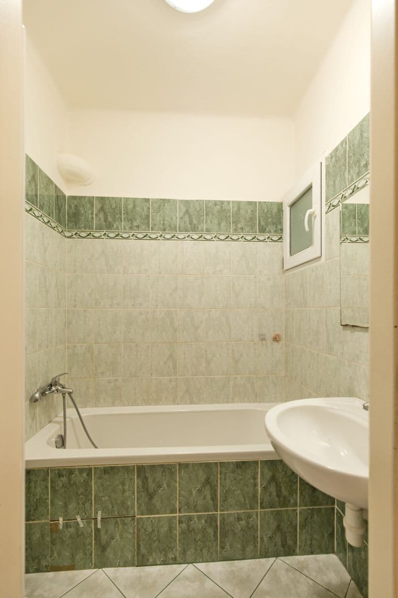 Predaj bytu 2-izbový 54 m², Na Jezerce, Praha, Praha Predaj bytu 2-izbový 54 m², Na Jezerce, Praha, Praha