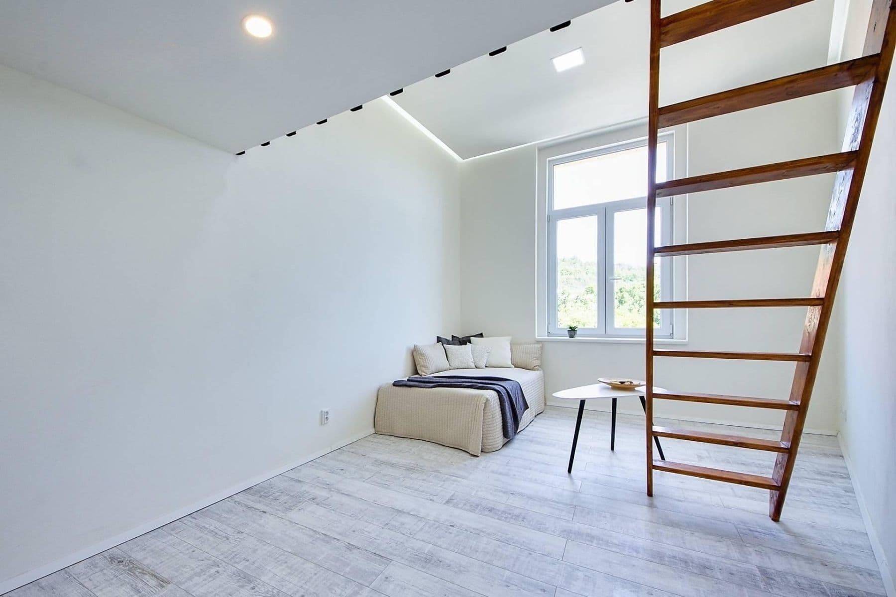 Predaj bytu 1-izbový 38 m², Zenklova, Praha, Praha Predaj bytu 1-izbový 38 m², Zenklova, Praha, Praha