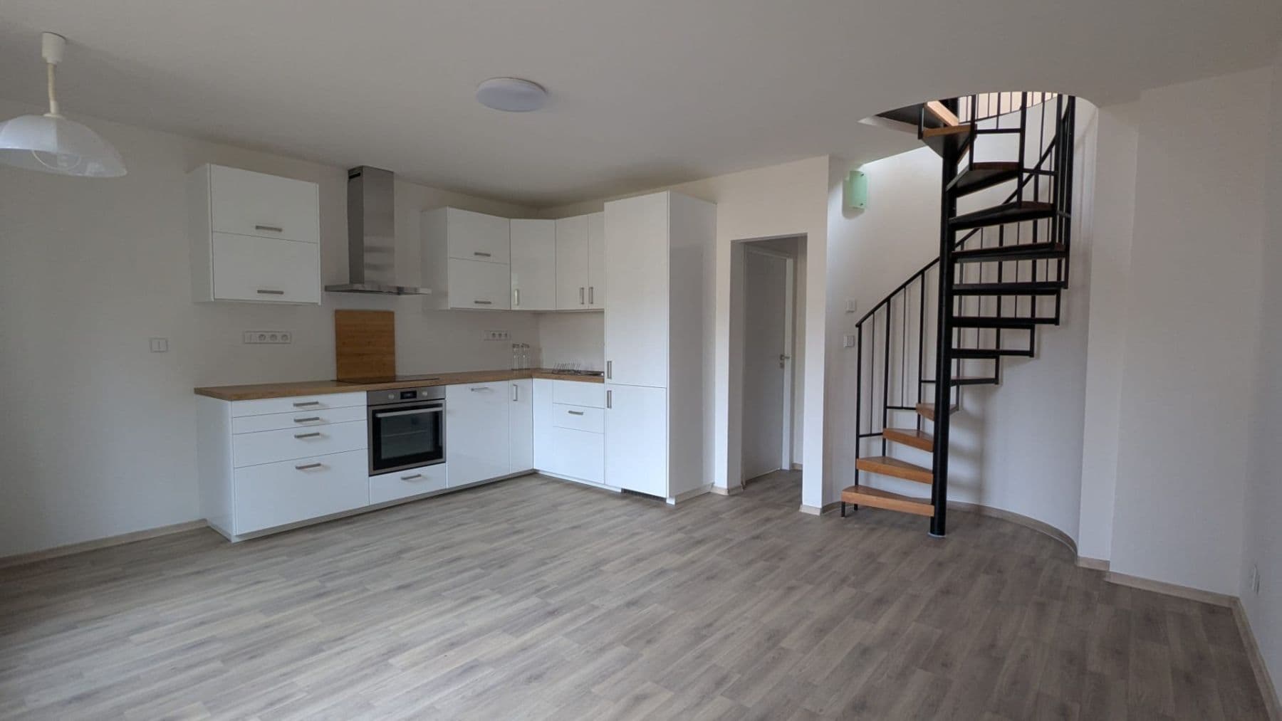 Prenájom bytu 3-izbový 75 m², Na Šmukýřce, Praha, Praha Prenájom bytu 3-izbový 75 m², Na Šmukýřce, Praha, Praha