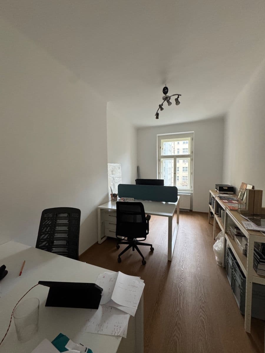 Prenájom kancelárie 80 m², Dejvická, Praha, Praha Prenájom kancelárie 80 m², Dejvická, Praha, Praha