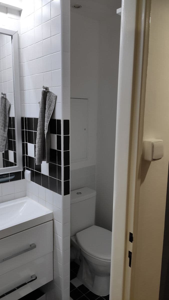 Prenájom bytu 2-izbový 46 m², Rajmonova, Praha, Praha Prenájom bytu 2-izbový 46 m², Rajmonova, Praha, Praha