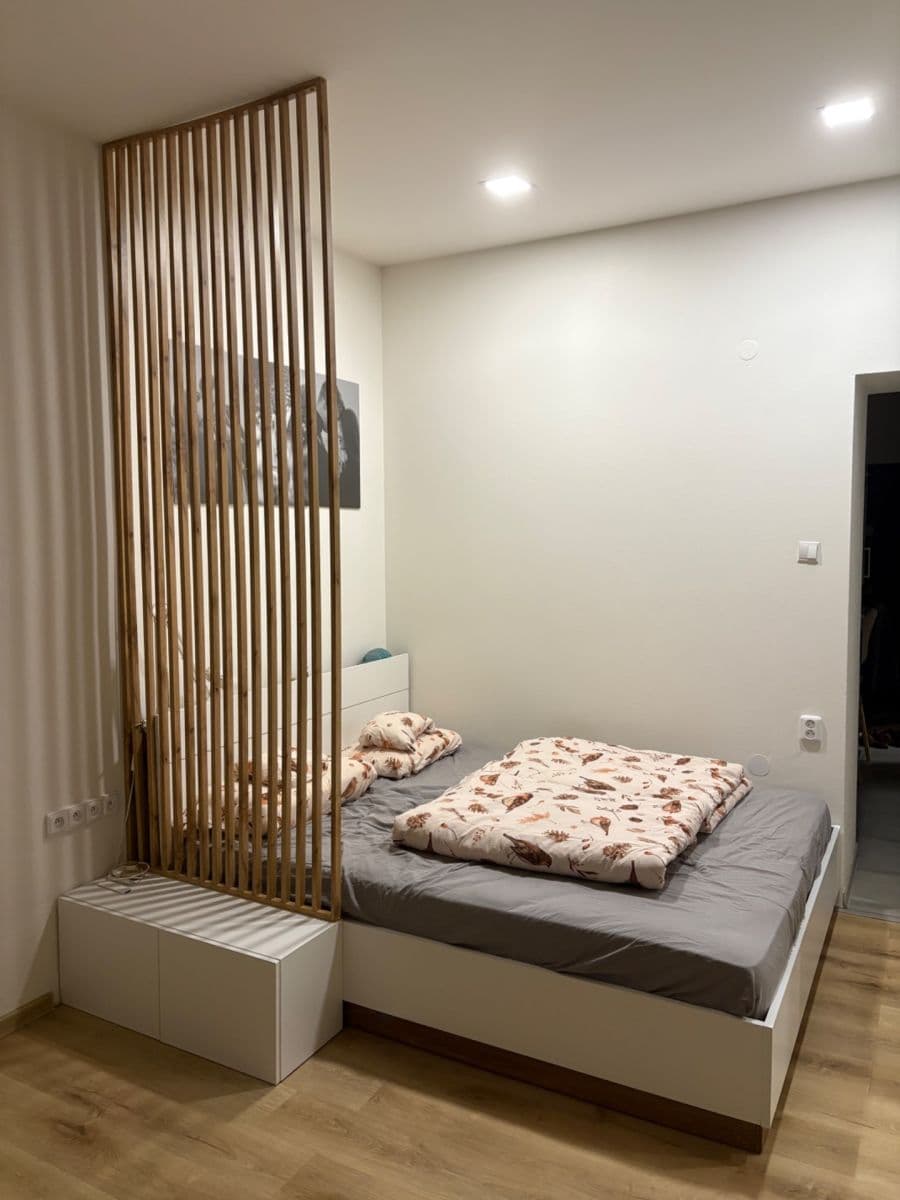 Prenájom bytu 1-izbový 33 m², Komárovská, Brno, Jihomoravský kraj Prenájom bytu 1-izbový 33 m², Komárovská, Brno, Jihomoravský kraj