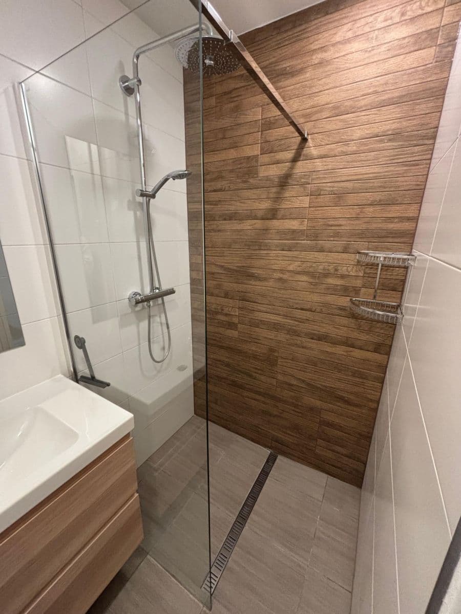 Prenájom bytu 3-izbový 63 m², Sputniková, Ružinov, Bratislavský kraj Prenájom bytu 3-izbový 63 m², Sputniková, Ružinov, Bratislavský kraj