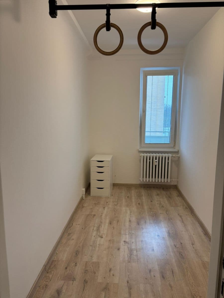 Prenájom bytu 3-izbový 63 m², Sputniková, Ružinov, Bratislavský kraj Prenájom bytu 3-izbový 63 m², Sputniková, Ružinov, Bratislavský kraj