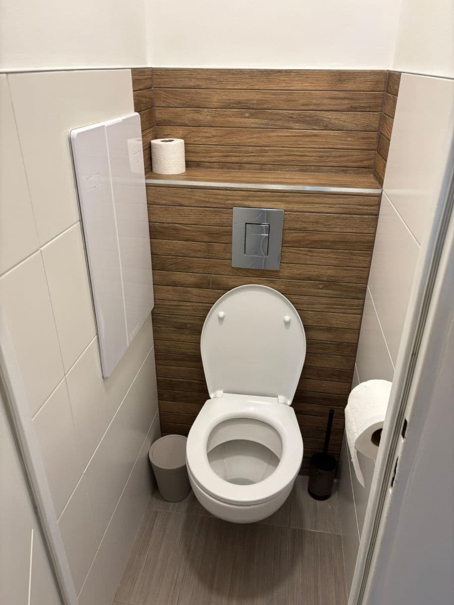 Prenájom bytu 3-izbový 63 m², Sputniková, Ružinov, Bratislavský kraj Prenájom bytu 3-izbový 63 m², Sputniková, Ružinov, Bratislavský kraj