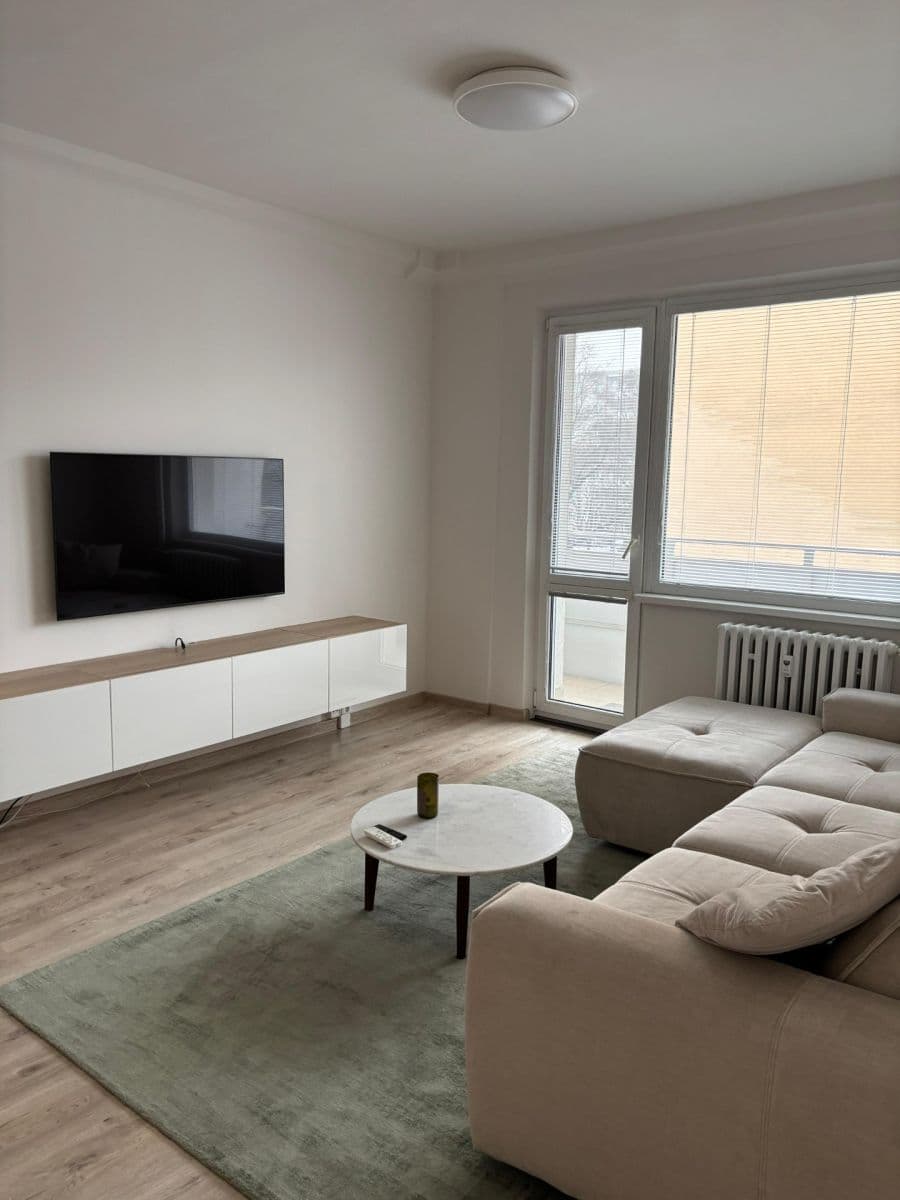 Prenájom bytu 3-izbový 63 m², Sputniková, Ružinov, Bratislavský kraj Prenájom bytu 3-izbový 63 m², Sputniková, Ružinov, Bratislavský kraj