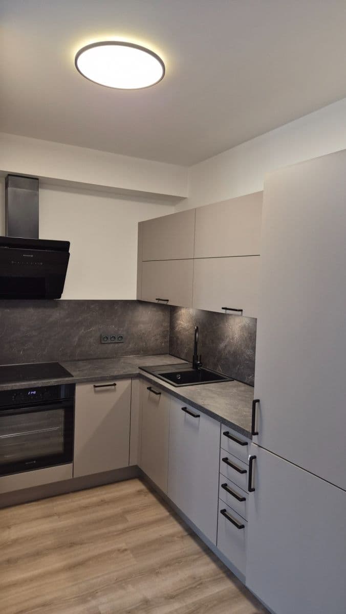 Prenájom bytu 1-izbový 38 m², Nádražní, Kralupy nad Vltavou, Středočeský kraj Prenájom bytu 1-izbový 38 m², Nádražní, Kralupy nad Vltavou, Středočeský kraj