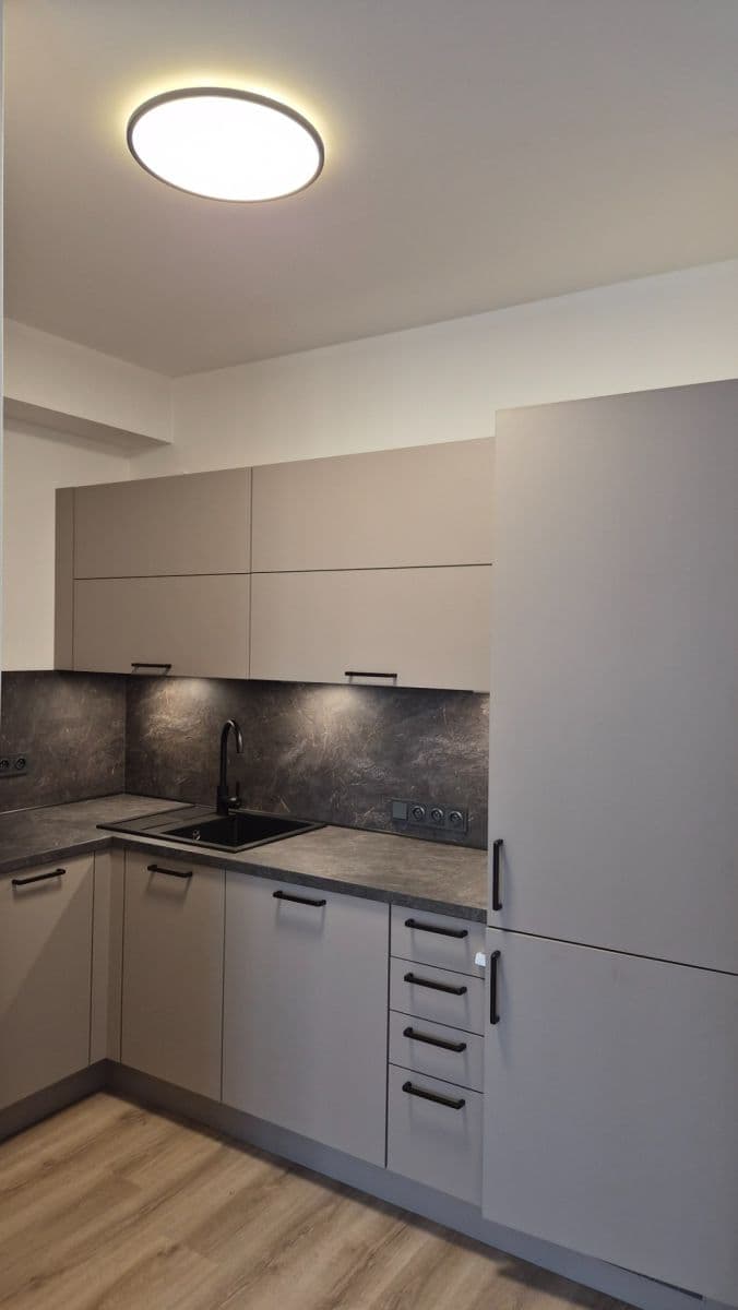 Prenájom bytu 1-izbový 38 m², Nádražní, Kralupy nad Vltavou, Středočeský kraj Prenájom bytu 1-izbový 38 m², Nádražní, Kralupy nad Vltavou, Středočeský kraj