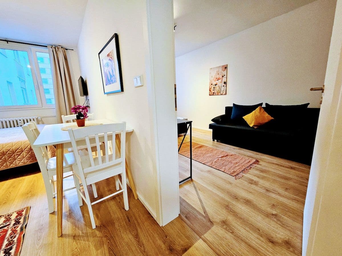 Prenájom bytu 55 m², Čenětická a, Praha, Praha Prenájom bytu 55 m², Čenětická a, Praha, Praha