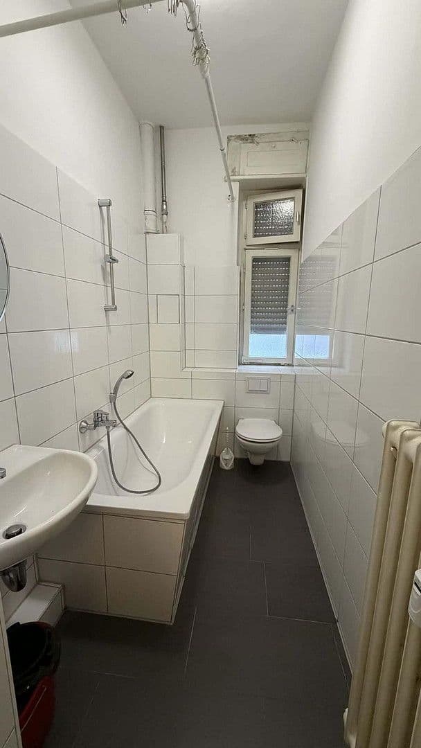 Prenájom bytu 2-izbový 68 m², Braunschweiger Straße 45, Berlin, Berlín Prenájom bytu 2-izbový 68 m², Braunschweiger Straße 45, Berlin, Berlín