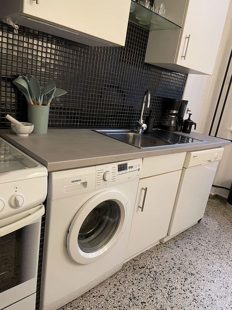 Prenájom bytu 2-izbový 71 m², Südwestkorso 56, Berlin, Berlín Prenájom bytu 2-izbový 71 m², Südwestkorso 56, Berlin, Berlín