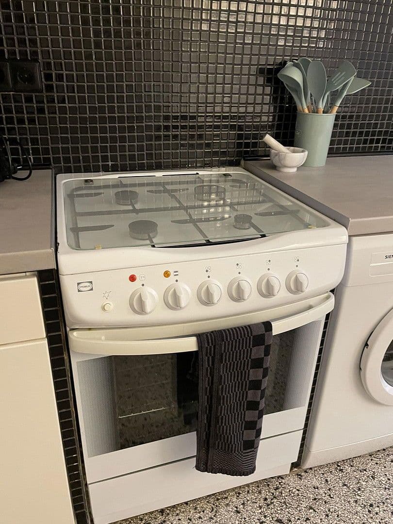 Prenájom bytu 2-izbový 71 m², Südwestkorso 56, Berlin, Berlín Prenájom bytu 2-izbový 71 m², Südwestkorso 56, Berlin, Berlín