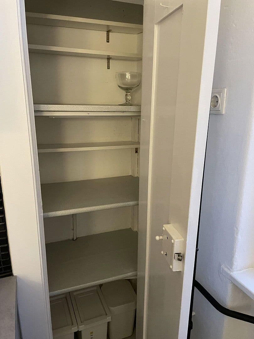 Prenájom bytu 2-izbový 71 m², Südwestkorso 56, Berlin, Berlín Prenájom bytu 2-izbový 71 m², Südwestkorso 56, Berlin, Berlín