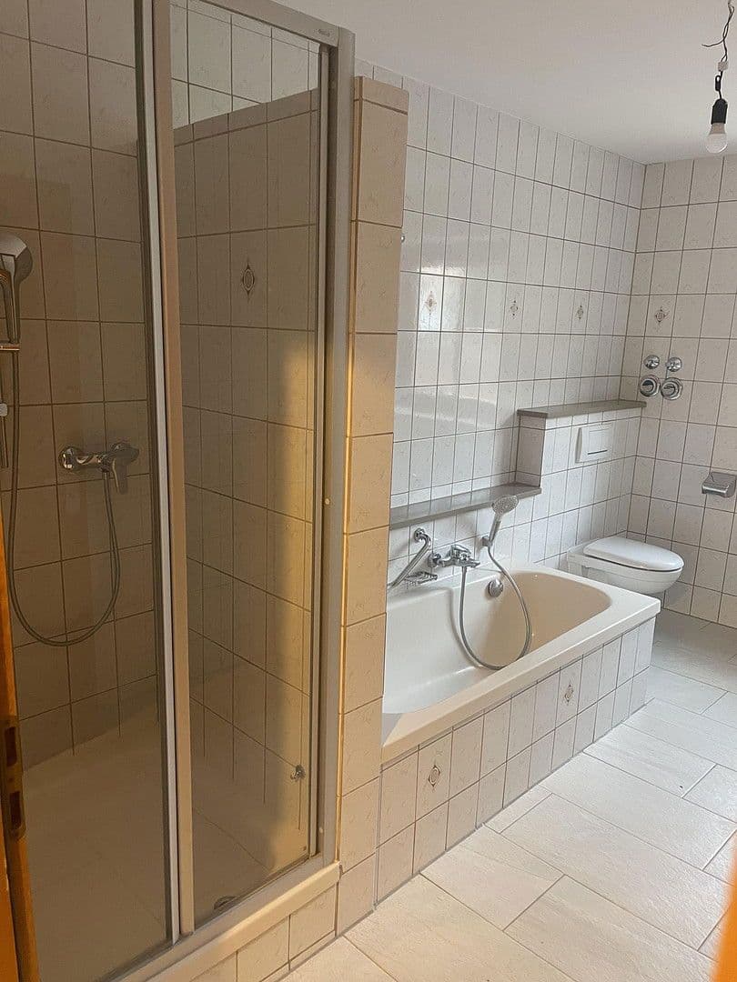 Prenájom bytu 4-izbový 110 m², Schloßstraße, Oberding/Notzing, Bavorsko Prenájom bytu 4-izbový 110 m², Schloßstraße, Oberding/Notzing, Bavorsko