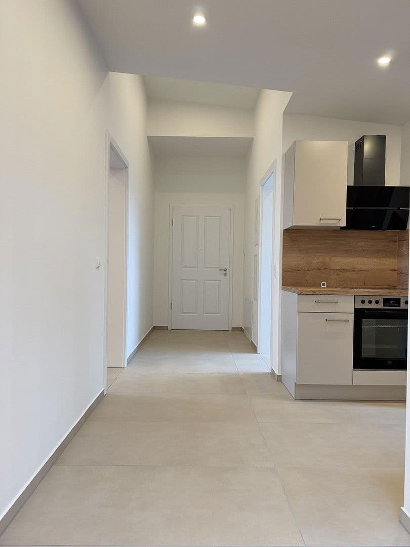 Prenájom bytu 3-izbový 80 m², Ebersstraße 58, Berlin, Berlín Prenájom bytu 3-izbový 80 m², Ebersstraße 58, Berlin, Berlín