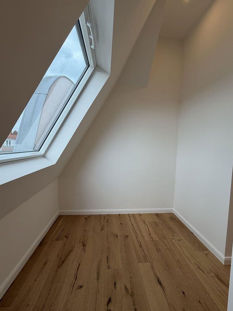 Prenájom bytu 3-izbový 80 m², Ebersstraße 58, Berlin, Berlín Prenájom bytu 3-izbový 80 m², Ebersstraße 58, Berlin, Berlín