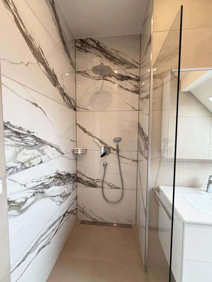 Prenájom bytu 3-izbový 80 m², Ebersstraße 58, Berlin, Berlín Prenájom bytu 3-izbový 80 m², Ebersstraße 58, Berlin, Berlín