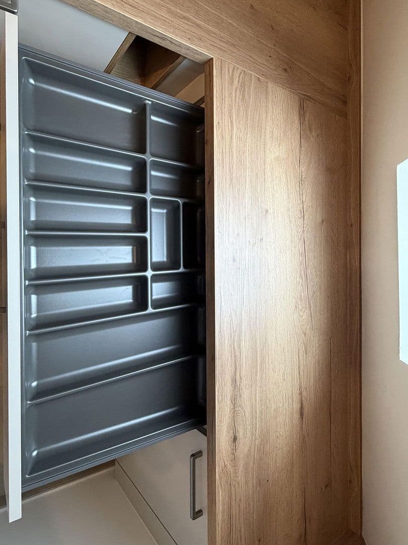 Prenájom bytu 3-izbový 80 m², Ebersstraße 58, Berlin, Berlín Prenájom bytu 3-izbový 80 m², Ebersstraße 58, Berlin, Berlín