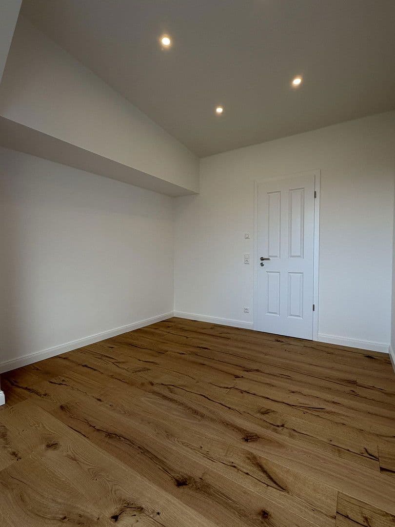 Prenájom bytu 3-izbový 70 m², Ebersstraße 58, Berlin, Berlín Prenájom bytu 3-izbový 70 m², Ebersstraße 58, Berlin, Berlín