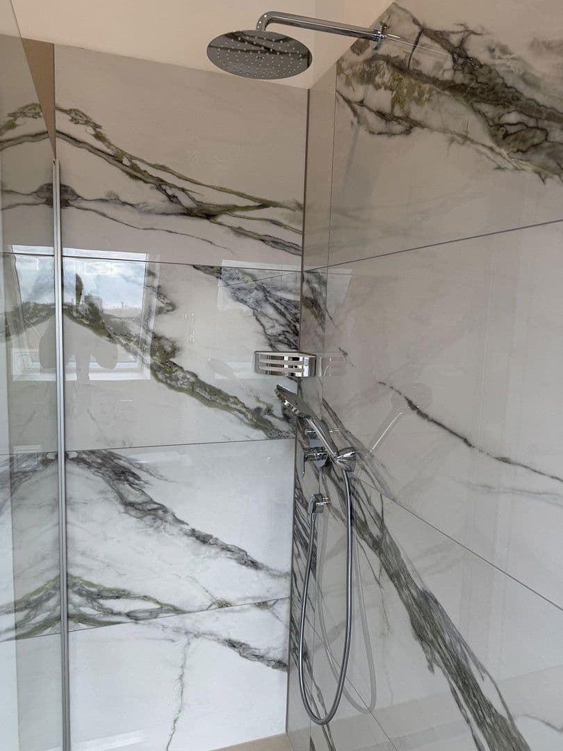 Prenájom bytu 3-izbový 70 m², Ebersstraße 58, Berlin, Berlín Prenájom bytu 3-izbový 70 m², Ebersstraße 58, Berlin, Berlín